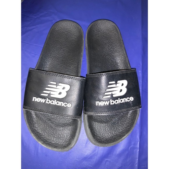 Kids Sz‎ 5 New Balance Slides Sandals Black Logo Comfort Kids Size - Picture 1 of 3